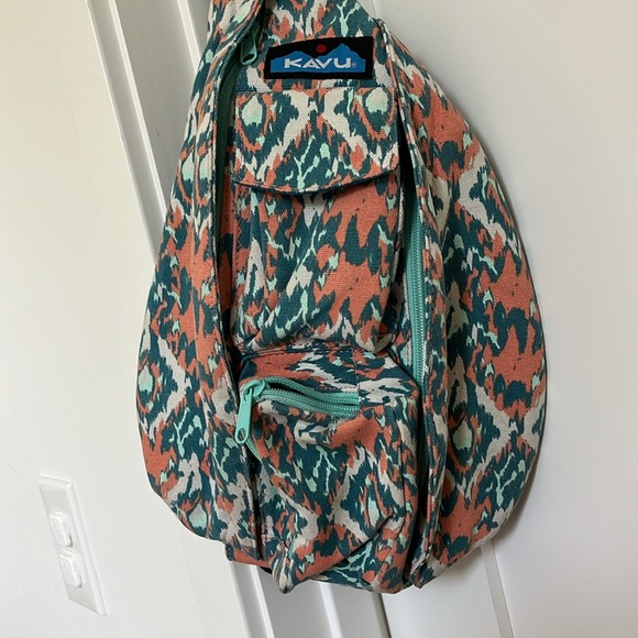Kavu rope sling bag in Beach Paint - Picture 3 of 3
